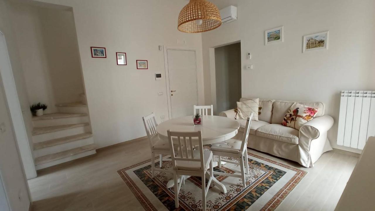 La Casa Di Trilly Villa Mola di Bari Dış mekan fotoğraf